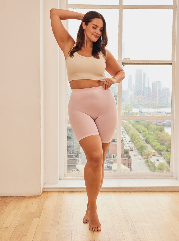 Emma is wearing The Cotton in size M/L
